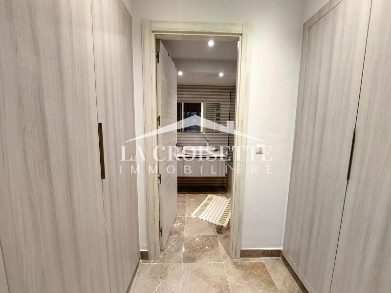 Triplex S+3 avec jardin et piscine couverte à La Soukra